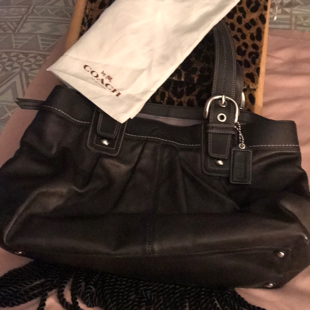 Designer Handbag - Picture 6 of 7